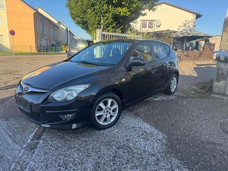 Gebraucht Hyundai i30 Classic 99 PS (72 kW) 2011 Limousine