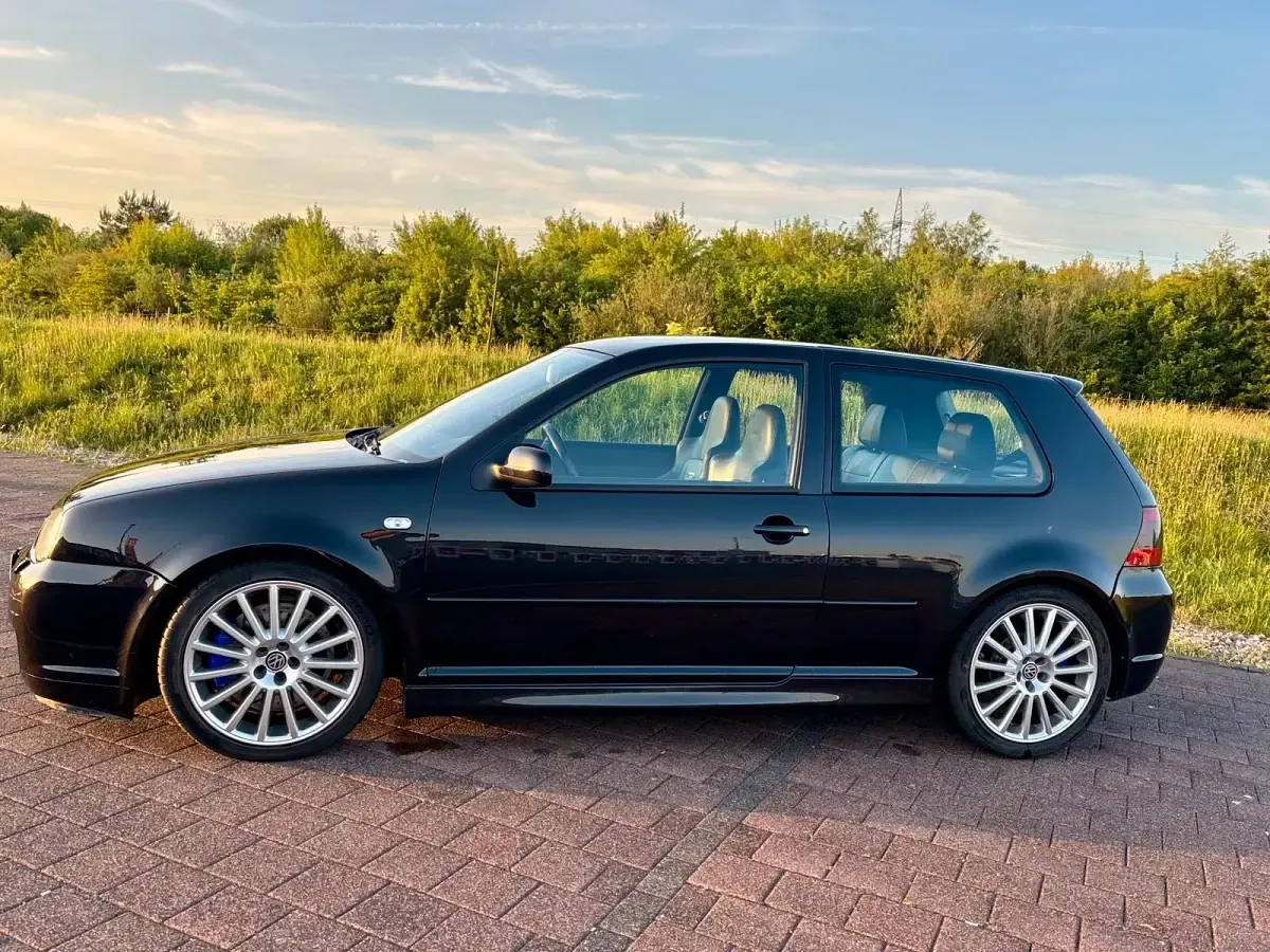 Gebraucht VW Golf IV R 241 PS (177 kW) 2003 Schwarz Limousine