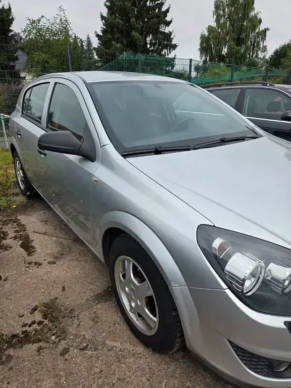 Gebraucht Opel Astra Edition 116 PS (85 kW) 2009 Limousine