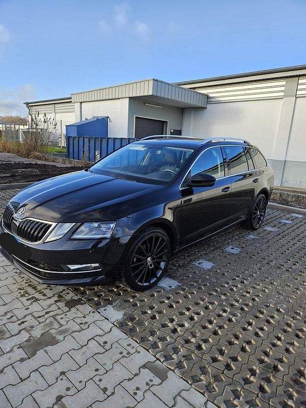 Schwarz Gebraucht 2020 Skoda Octavia G-TEC Tour Kombi | 10.499 € (Superpreis) - Bild 1/4
