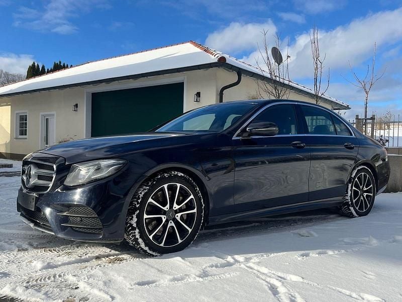 Gebraucht Mercedes E400 AMG line 333 PS (244 kW) 2017 Blau Limousine