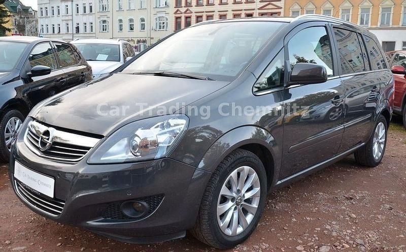 Grau Gebraucht 2015 Opel Zafira Family Van / Kleinbus | 8.999 € (Etwas zu teuer) - Bild 1/4
