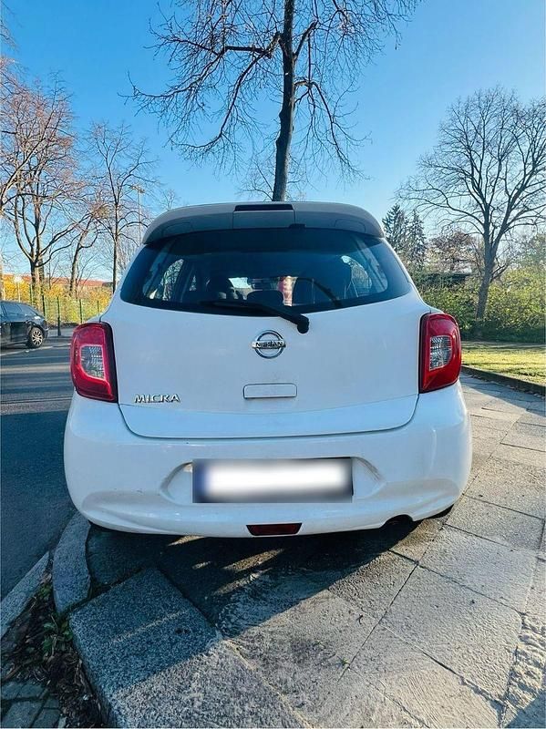 Gebraucht Nissan Micra 80 PS (58 kW) 2015 Weiß Kleinwagen