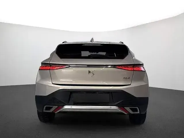 Gebraucht DS Automobiles DS4 Crossback Rivoli 131 PS (96 kW) 2023 Lackierung chrystal pearl/typ aussenverkleidung metalliclackierung SUV