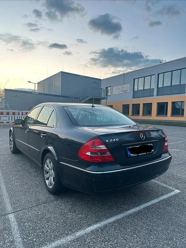 Gebraucht Mercedes E240 177 PS (130 kW) 2004 Schwarz Limousine