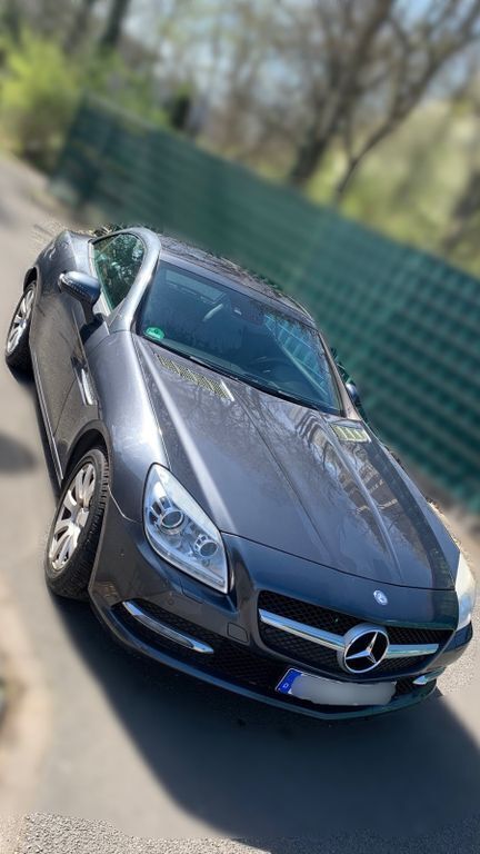 Grau Gebraucht 2011 Mercedes SLK250 Cabrio | 19.000 € (Fairer Preis) - Bild 1/4