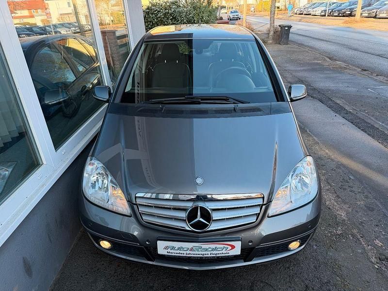 Gebraucht Mercedes A160 95 PS (69 kW) 2011 Grau Limousine