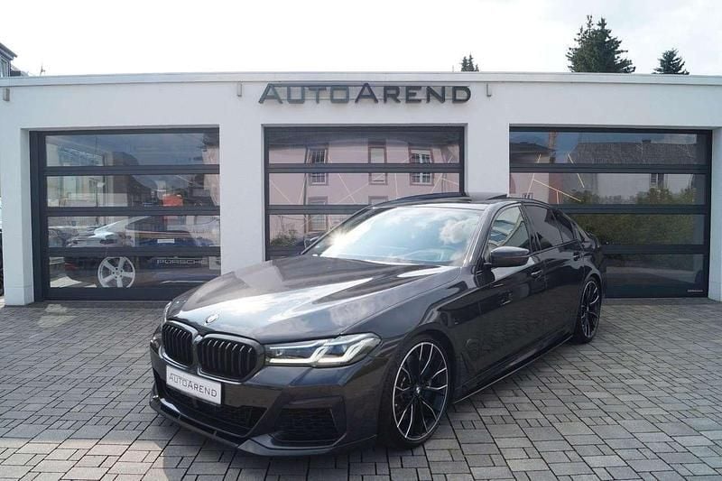 Sophistograu Gebraucht 2020 BMW 550 M Performance Limousine | 46.900 € (Fairer Preis) - Bild 1/4
