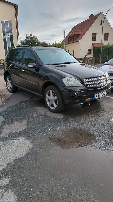 Schwarz Gebraucht 2008 Mercedes ML320 SUV | 6.300 € (Superpreis) - Bild 1/4