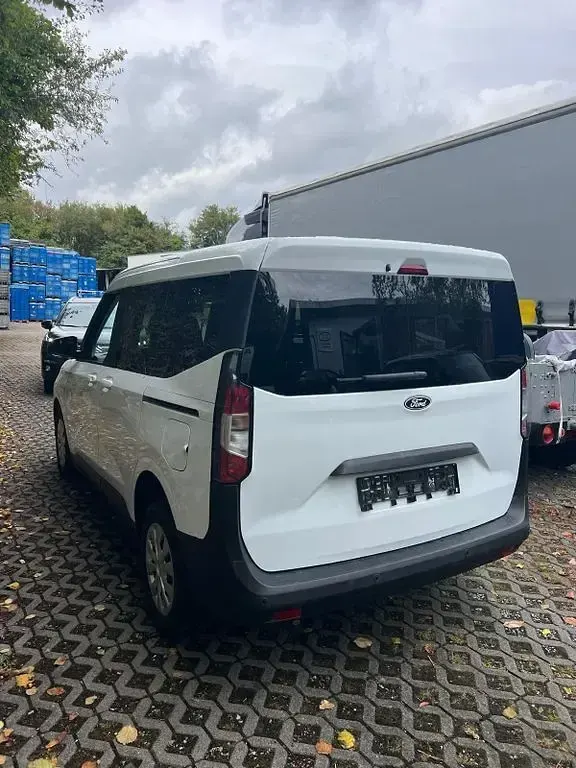 Gebraucht Ford Tourneo Courier Trend 101 PS (74 kW) 2025 Weiß Van / Kleinbus