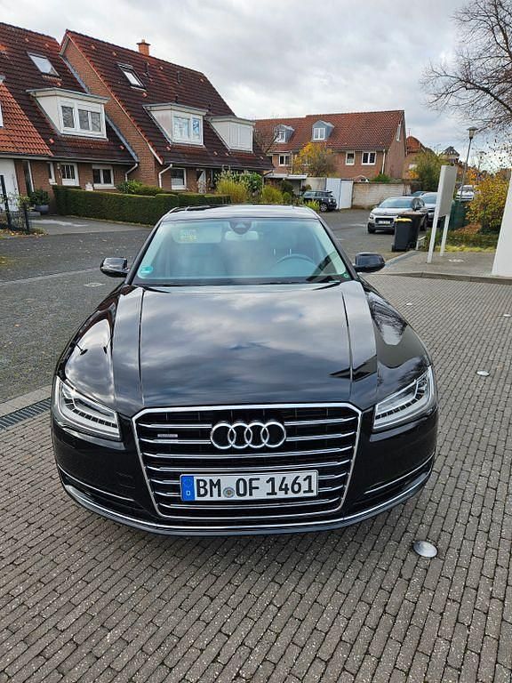 Schwarz Gebraucht 2016 Audi A8L Limousine | 26.800 € (Guter Preis) - Bild 1/4