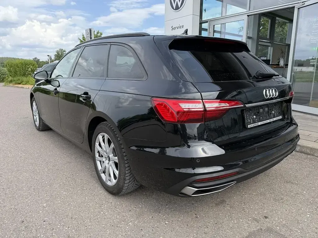 Gebraucht Audi A4 150 PS (110 kW) 2022 Schwarz Kombi