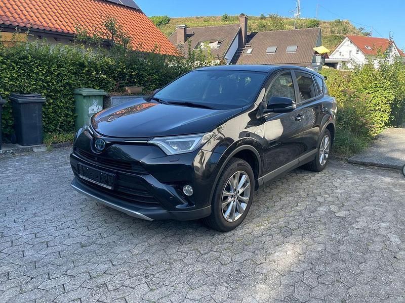 Schwarz Gebraucht 2017 Toyota RAV4 Hybrid Executive SUV | 16.800 € (Guter Preis) - Bild 1/3