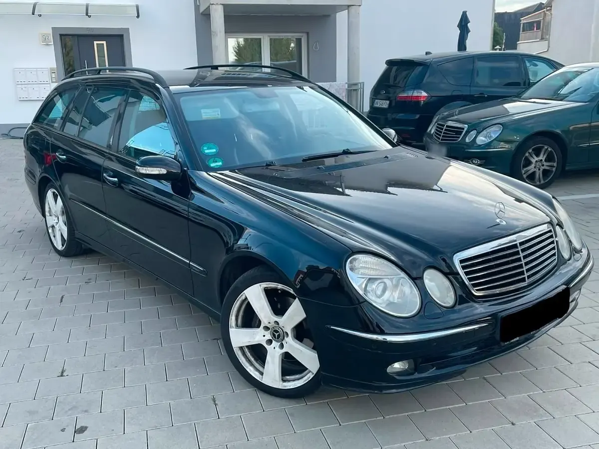 Gebraucht Mercedes E280 Avantgarde 177 PS (130 kW) 2004 Schwarz Kombi