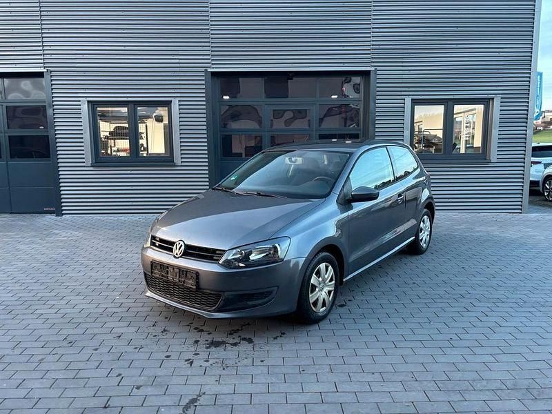 Grau Gebraucht 2010 VW Polo Trendline Limousine | 2.200 € (Guter Preis) - Bild 1/4