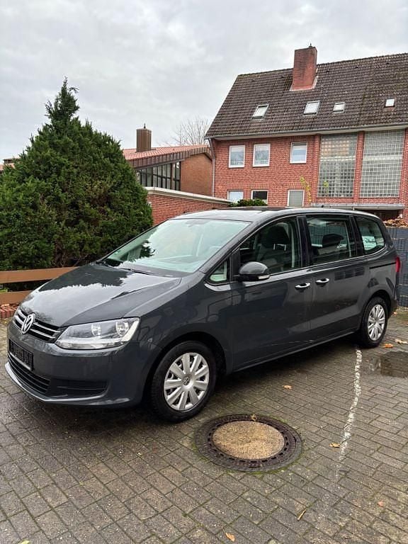 Grau Gebraucht 2011 VW Sharan Van / Kleinbus | 5.500 € (Guter Preis) - Bild 1/4