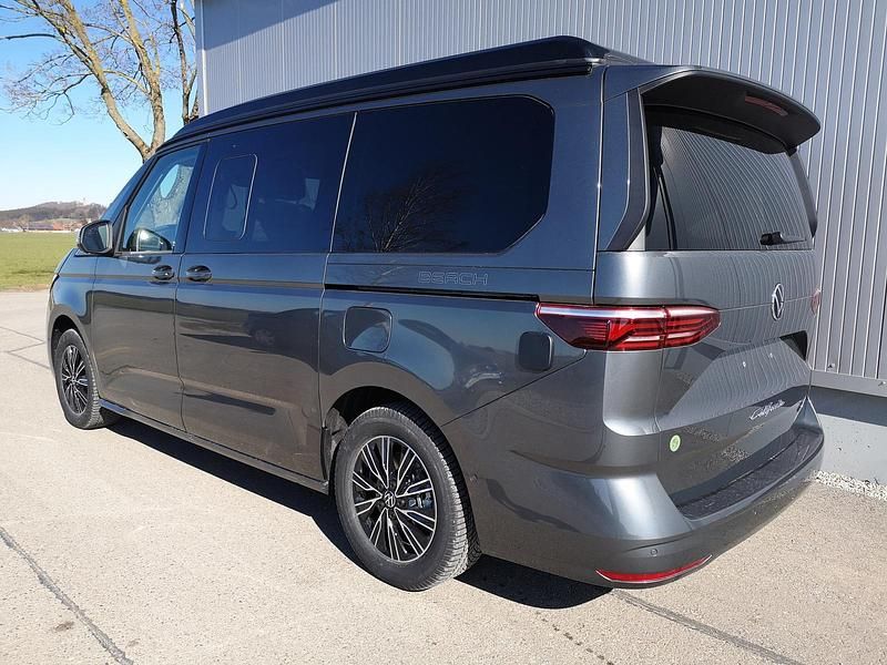Neu VW California Beach 204 PS (150 kW) 2025 Indiumgrau metallic / dach schwarz Van