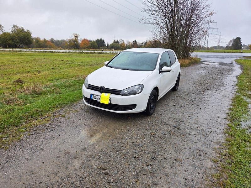 Weiß Gebraucht 2012 VW Golf VII Trendline Limousine | 4.200 € (Superpreis) - Bild 1/4
