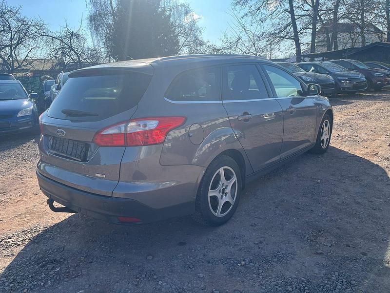 Używany Ford Focus 125 KM (91 kW) 2013 Szary Kombi