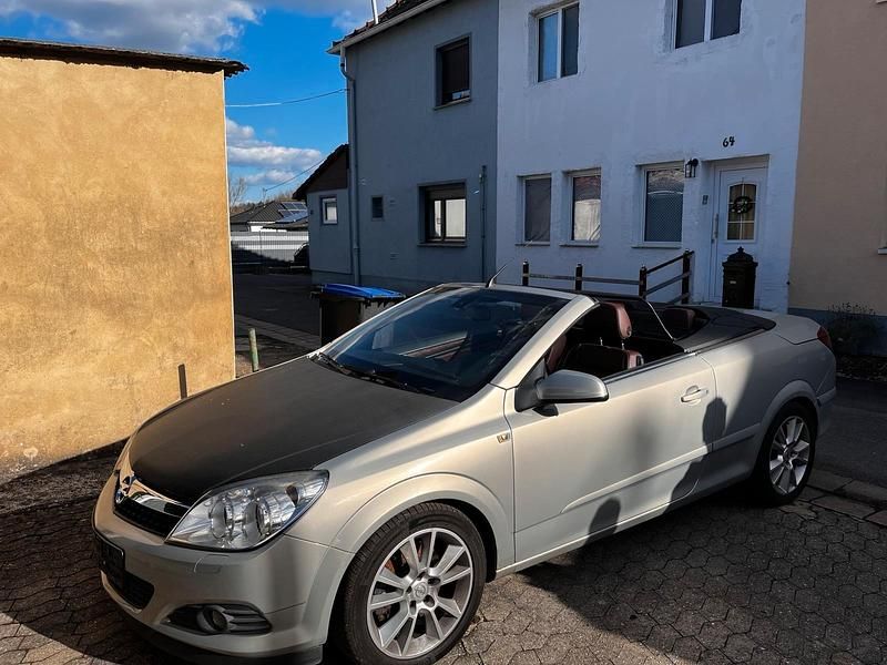Gebraucht Opel Astra Cabriolet 110 PS (80 kW) 2007 Silber Cabrio
