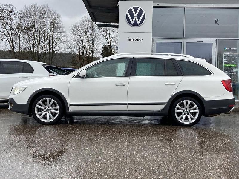 Gebraucht Skoda Superb Elegance 140 PS (102 kW) 2012 Weiß Kombi