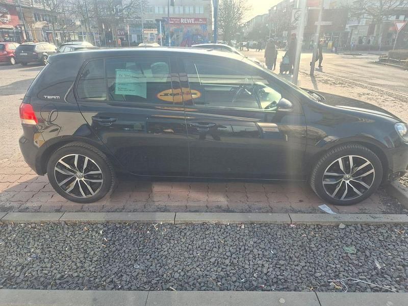 Gebraucht VW Golf VI Team 140 PS (102 kW) 2010 Schwarz Kleinwagen