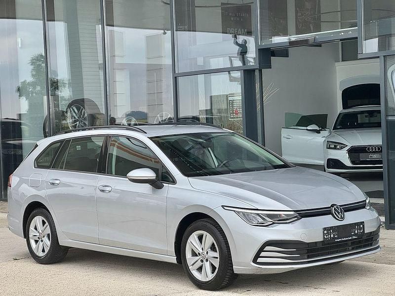 Silber Gebraucht 2020 VW Golf VIII IQ Drive Kombi | 15.950 € (Fairer Preis) - Bild 1/4