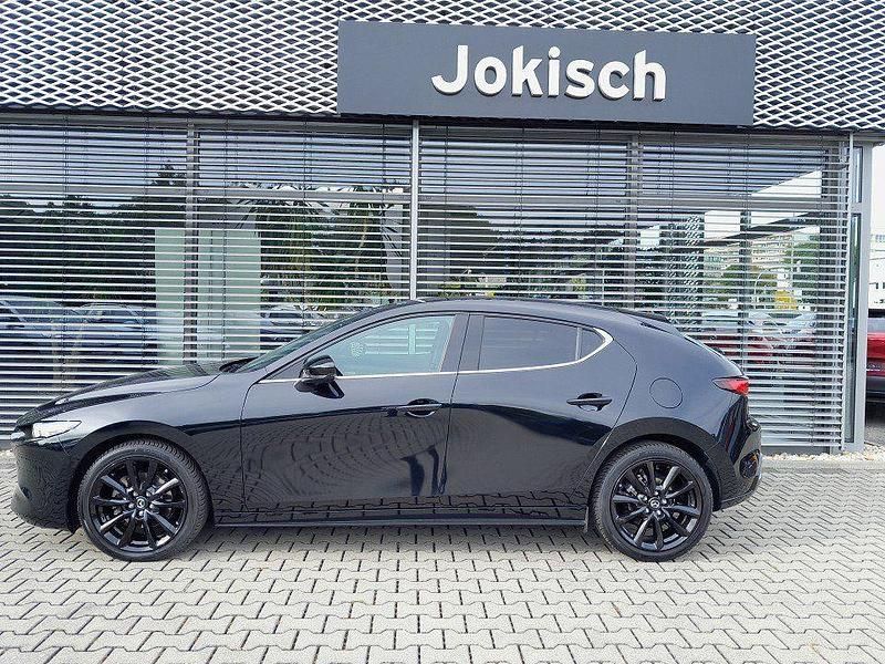 Schwarz Gebraucht 2024 Mazda 3 Sky Limousine | 29.930 € (Etwas zu teuer) - Bild 1/4