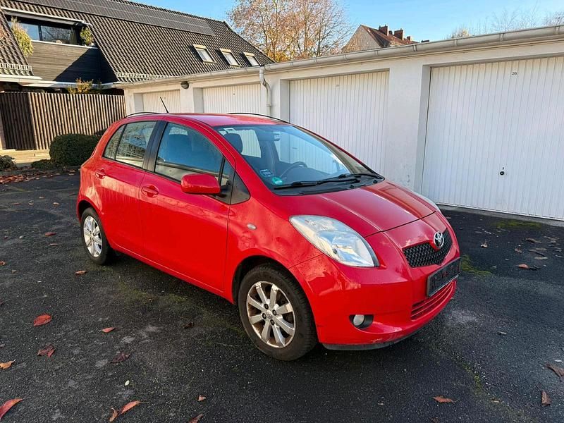 Rot Gebraucht 2008 Toyota Yaris Kleinwagen | 3.200 € (Fairer Preis) - Bild 1/4