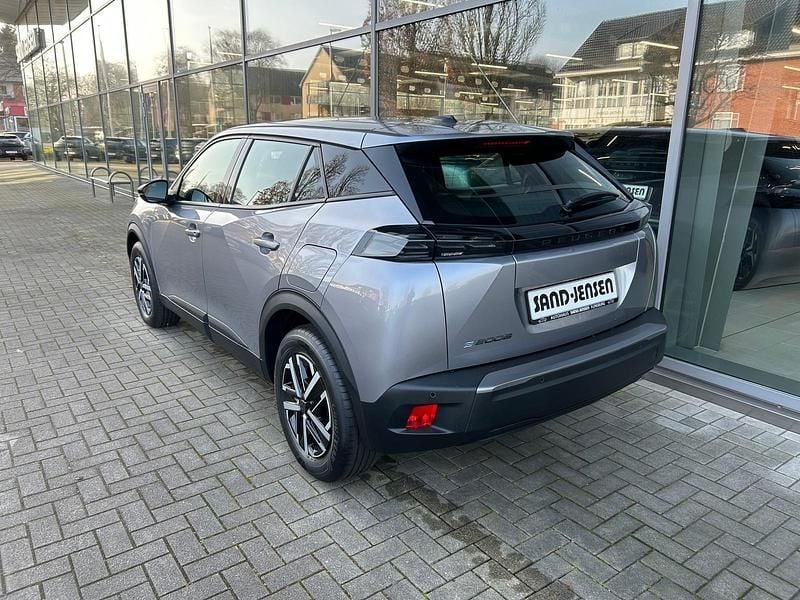 Gebraucht Peugeot e-2008 100 kW (136 PS) 2024 Artense grau metallic SUV