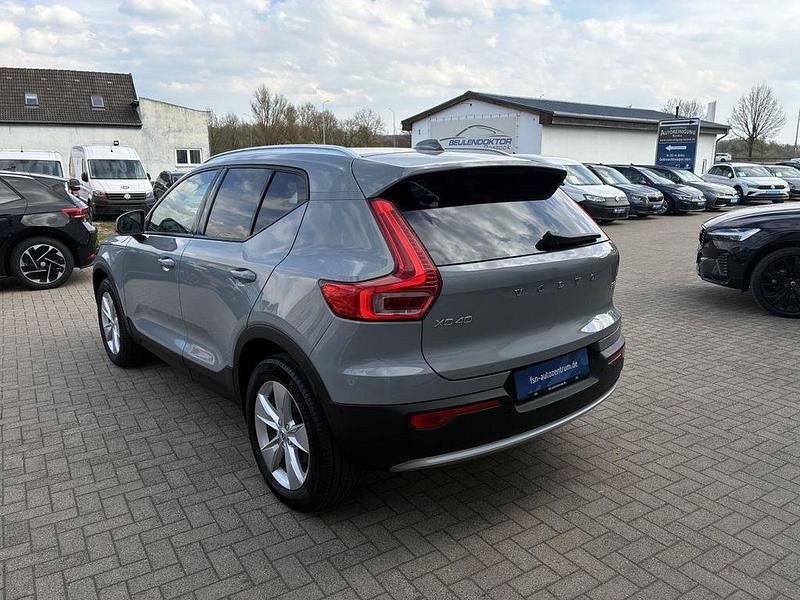 Gebraucht Volvo XC40 Core 163 PS (119 kW) 2025 Grau SUV