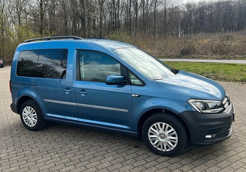 Gebraucht VW Caddy Trendline 102 PS (75 kW) 2017 Blau Van / Kleinbus