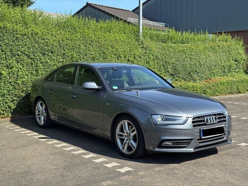Grau Gebraucht 2015 Audi A4 S-Line Limousine | 16.900 € (Guter Preis) - Bild 1/4