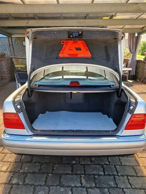 Gebraucht Mercedes E240 Elegance 170 PS (125 kW) 1998 Silber Limousine