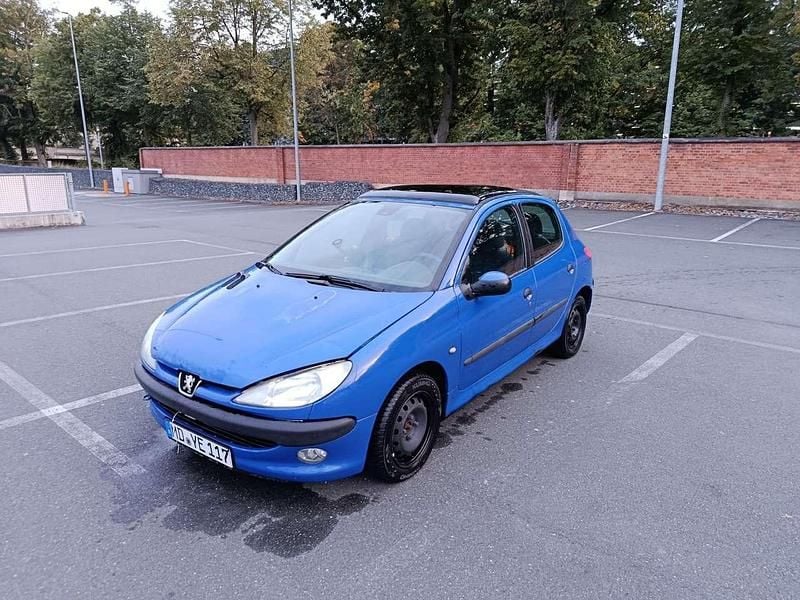 Blau Gebraucht 2000 Peugeot 206 Limousine | 550 € (Guter Preis) - Bild 1/4