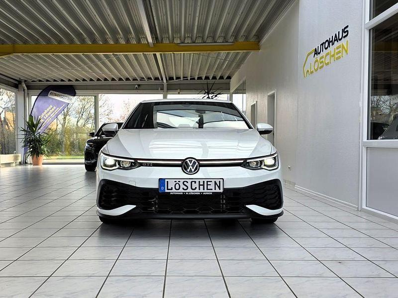 Gebraucht VW Golf VIII GTI Clubsport 300 PS (220 kW) 2022 Weiß Limousine