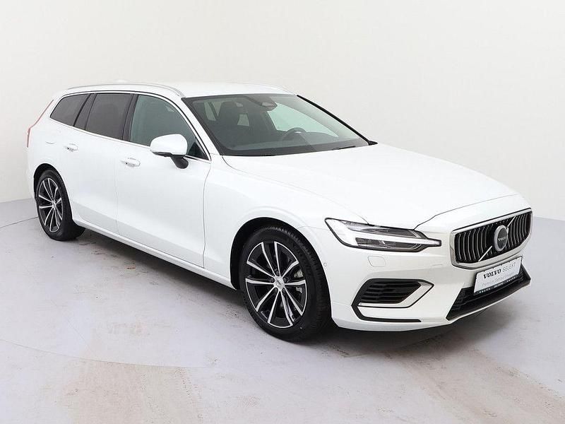 Gebraucht Volvo V60 Core 398 PS (292 kW) 2025 Weiß Kombi