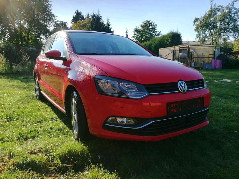 Rot Gebraucht 2014 VW Polo Limousine | 5.400 € (Superpreis) - Bild 1/4