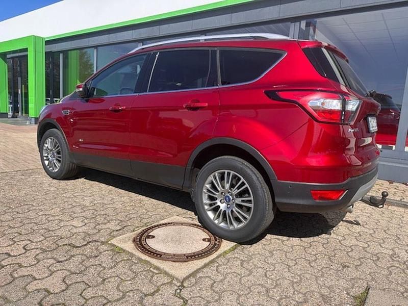 Gebraucht Ford Kuga 179 PS (131 kW) 2018 Rot SUV