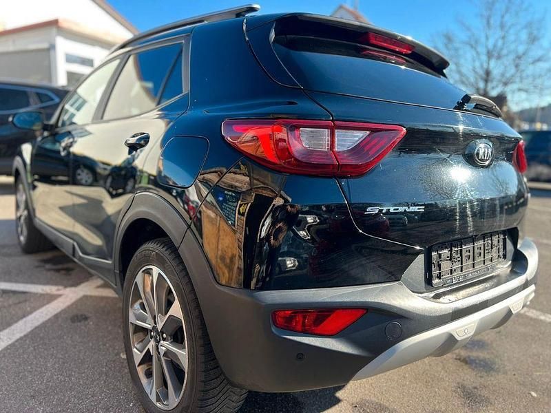 Gebraucht Kia Stonic 120 PS (88 kW) 2020 Schwarz SUV