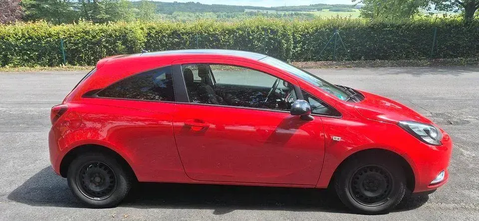 Gebraucht Opel Corsa Color Edition 90 PS (66 kW) 2016 Rot Kleinwagen