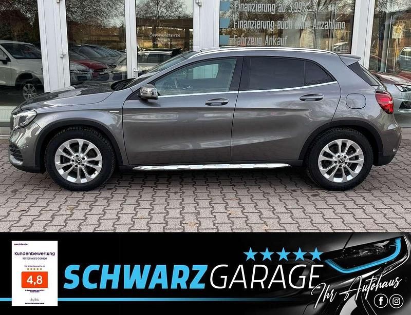 Gebraucht Mercedes GLA200 Style 156 PS (114 kW) 2020 Grau SUV