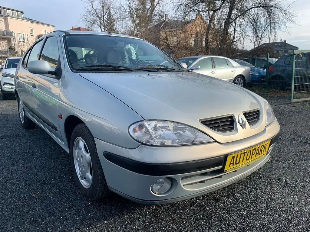 Gebraucht Renault Mégane II 95 PS (69 kW) 2002 Beige Limousine