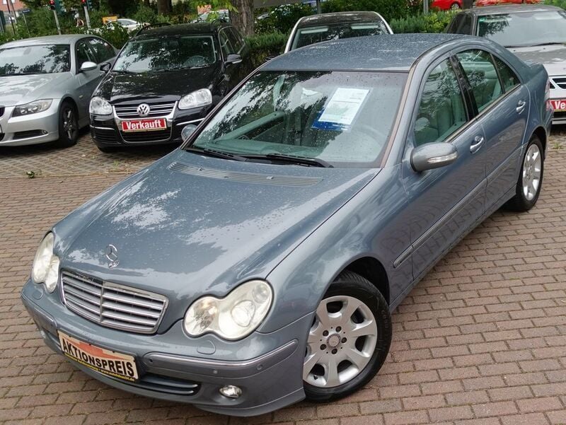 Grau Gebraucht 2004 Mercedes C200 Limousine | 5.980 € (Teuer) - Bild 1/4