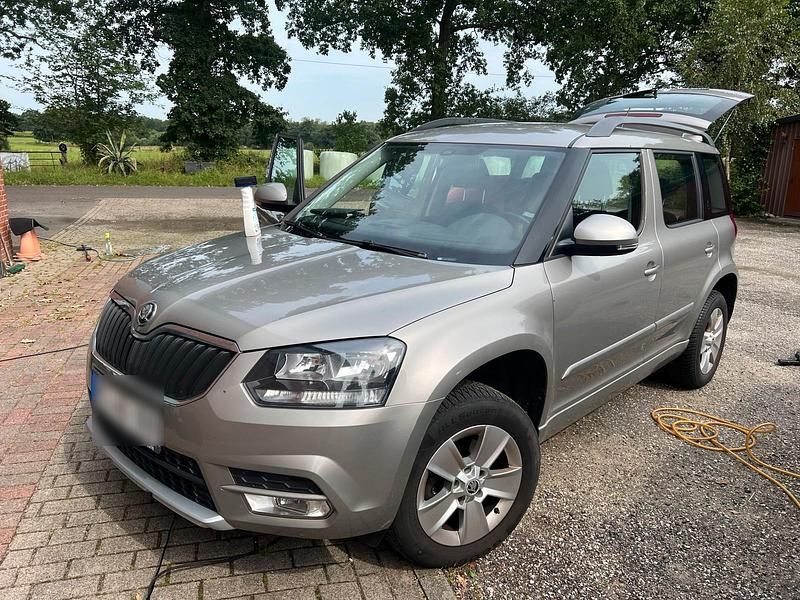 Beige Gebraucht 2014 Skoda Yeti Ambition SUV | 9.299 € (Guter Preis) - Bild 1/4
