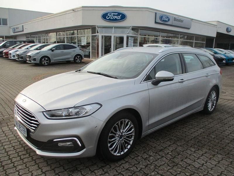 Silber Gebraucht 2021 Ford Mondeo Titanium Limousine | 18.700 € (Teuer) - Bild 1/4