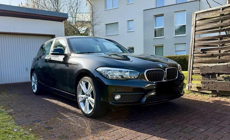 Gebraucht BMW 116 Advantage 109 PS (80 kW) 2018 Schwarz Kleinwagen