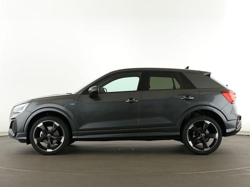 Neu Audi Q2 S-Line 190 PS (139 kW) 2025 Daytonagrau perleffekt SUV