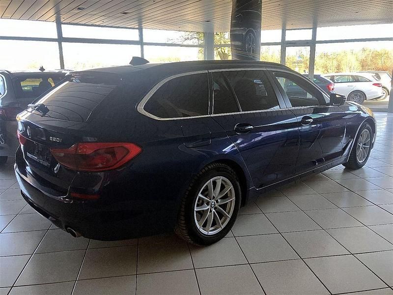 Gebraucht BMW 520 184 PS (135 kW) 2019 Blau Limousine