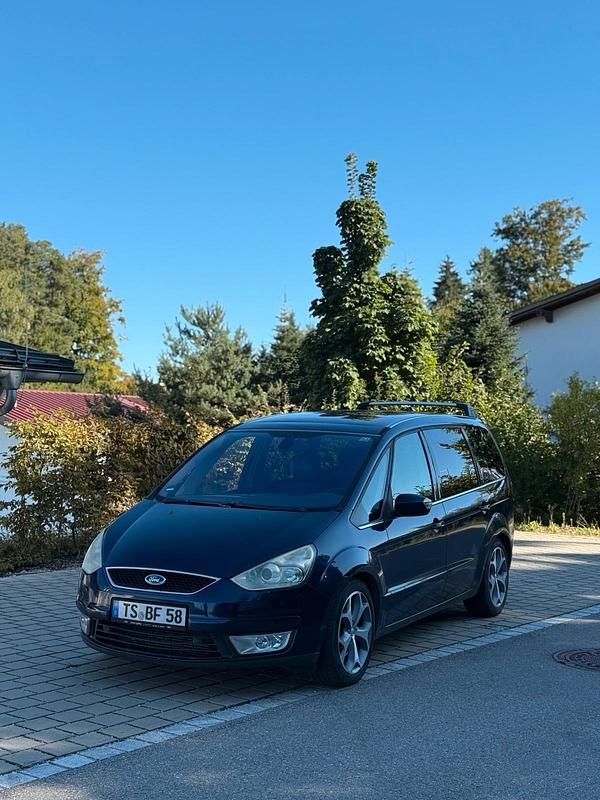 Blau Gebraucht 2008 Ford Galaxy Titanium Van / Kleinbus | 2.800 € (Fairer Preis) - Bild 1/4
